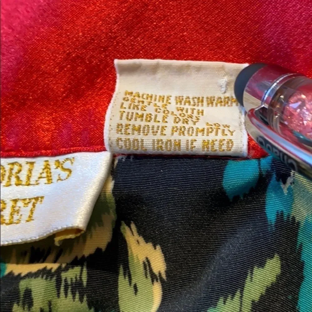 Victoria’s Secret Vintage Gold Label Satin Flora Pajamas Red M Holiday‎
